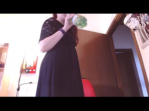 ❤️ Pokorna sužnja, ki obožuje umazane in sočne spodnjice, je po ogledu tega videa prisiljena masturbirati! ❤️ Fucking video pri nas ❤